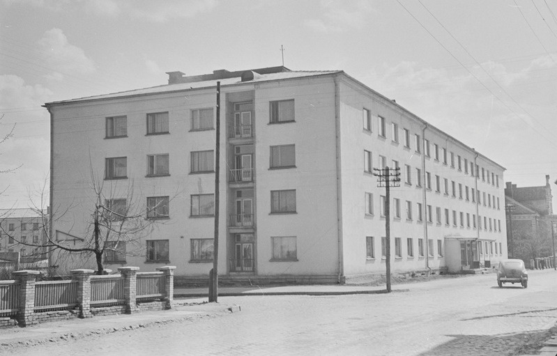Tartu ülikooli õppehooned. Kehakultuuri õppehoone, õpperaamatukogu, Uus Anatoomikum. 1956. a.