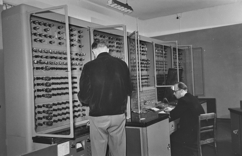 Tartu ülikooli geomeetria kateedri arvutuskeskus. 21. aprill 1960. a.
