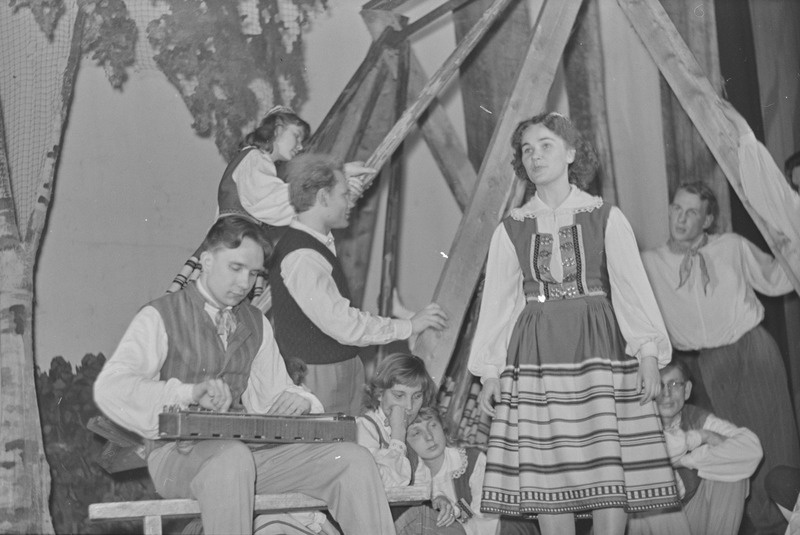 Tartu ülikooli ajaloo-keeleteaduskonna olümpiaadi ülevaatuse õhtu Tartu ametiühingu kultuurihoones. 26. aprill 1960. a.