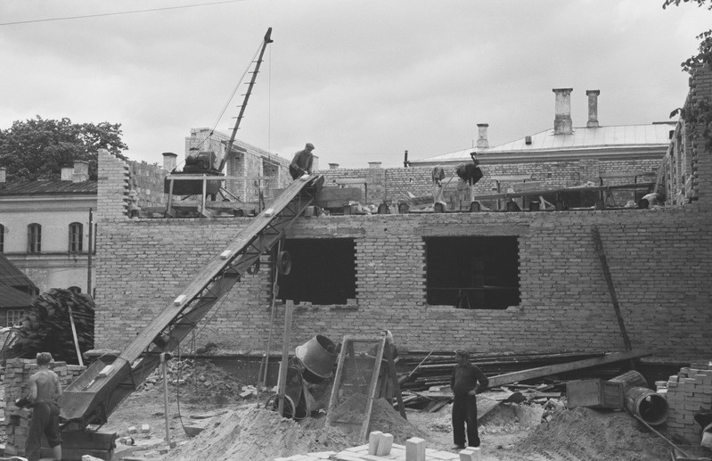 Tartu ülikooli 8-korteriga elamu ehitus J. Liivi t. 13. juuni 1959. a.