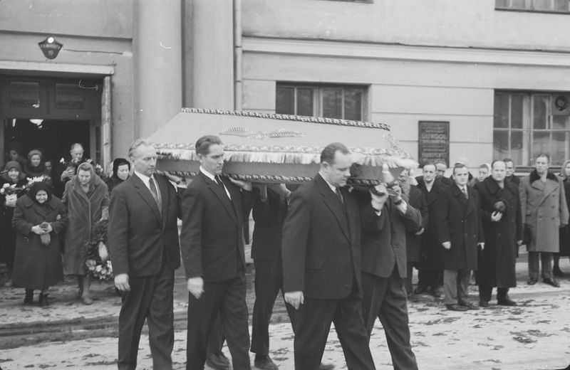 Tartu ülikooli spordibaaside juhataja J. Kaldvee matused
