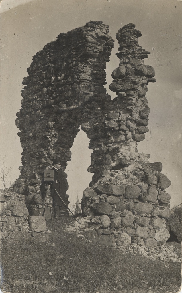 [viljandi castle roofs]