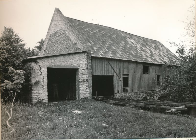 Photo. The water supply of the Nõva waterwater, built up for a locomotive. Black and white. Located: Hm 7975 - Technical monuments of Haapsalu district