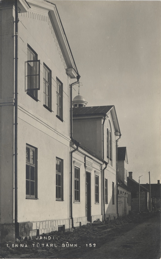 The daughter of Viljandi city. Gümn.