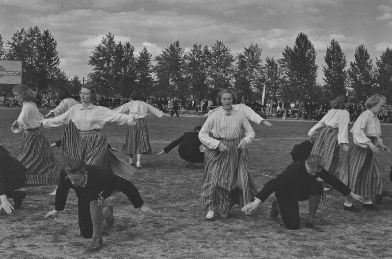 Tartu ülikooli spordipäev Tamme staadionil. 1952. a.