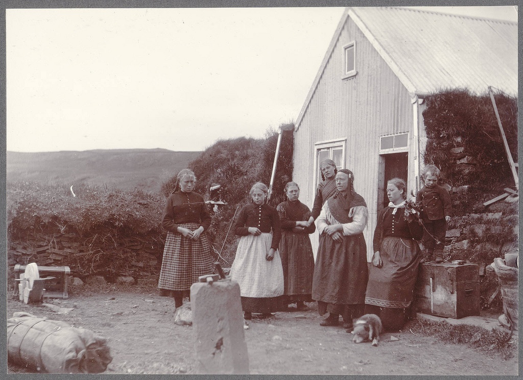 Family at Brattholt, near Gullfoss.