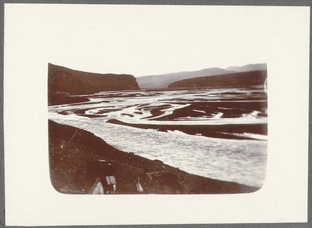 Núpsvötn and west end of Skeiðarárjökull.