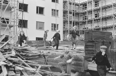 Tartu ülikooli Pälsoni t. ühiselamu ehitus. 14. september 1959. a.  similar photo