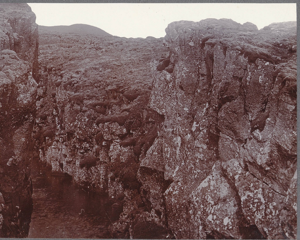 Åingvellir.-- Nikulásargjá.