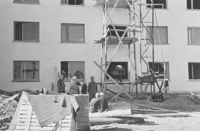 Tartu ülikooli Pälsoni t. ühiselamu ehitus. 25. september 1959. a.  similar photo