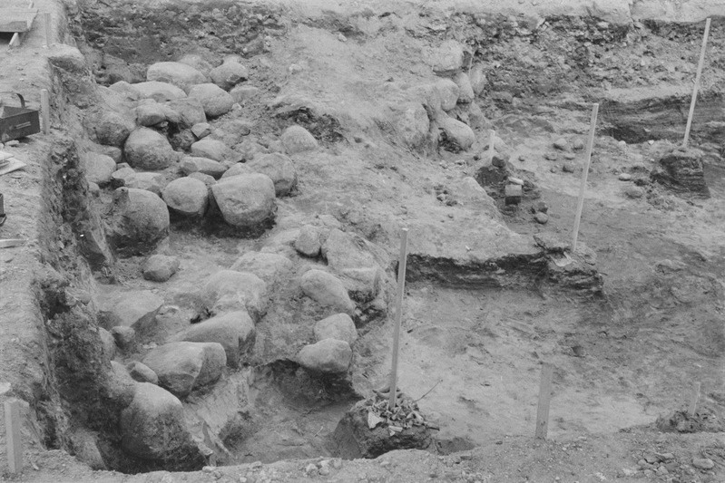 Tartu ülikooli NSV Liidu ajaloo kateeder. Arheoloogilised kaevamised Toomemäel. 1957. a.