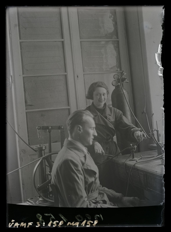 Georg Mets tundmatu naisega