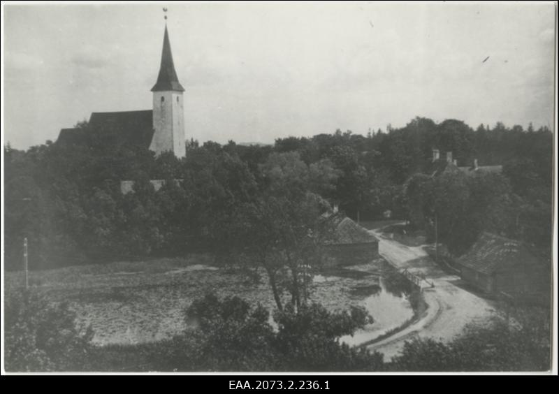 Vaade tuletornist Suure-Jaani kirikule