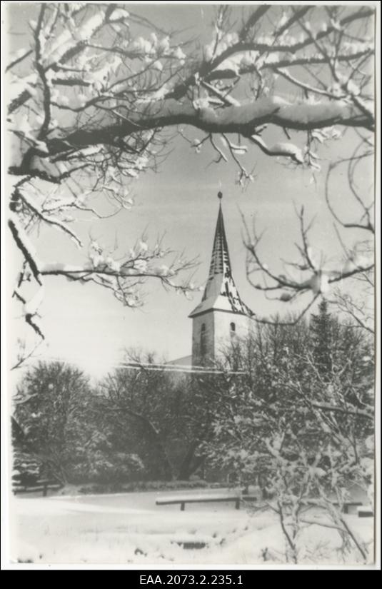 Suure-Jaani kirik Viljandimaal