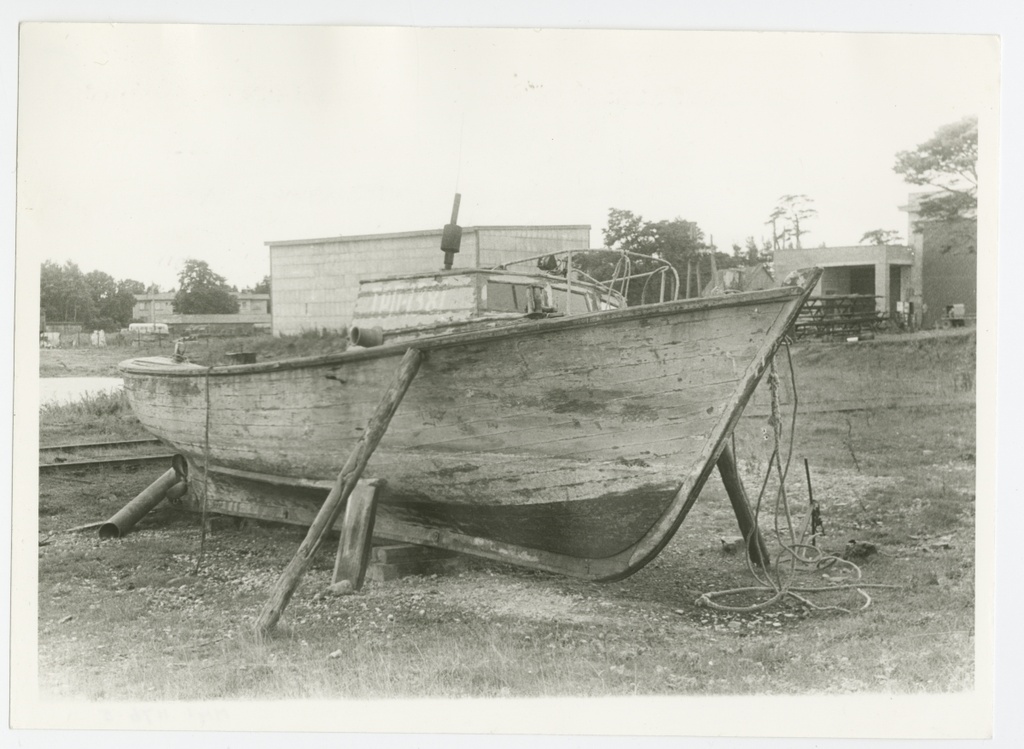 Nõva harbour :People of the fishing colony "Western Kalur"