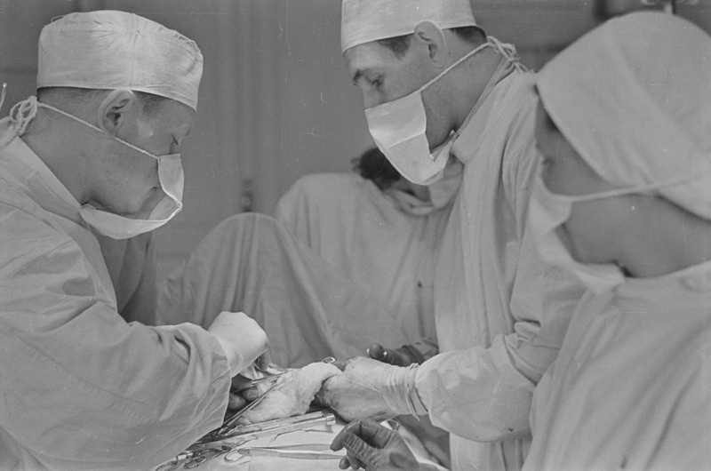 Professor Artur Linkberg operatsioonitoas 1951. a.