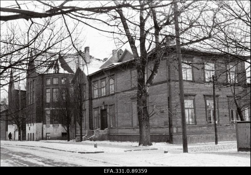 Vaade hoonele, kus aastail 1908-1918 asus professor M.Rostovtsevi poolt asutatud Tartu eraülikool.
