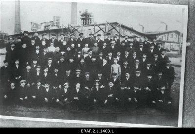Waldhofi tselluloosivabriku töölised 1914.a.  duplicate photo