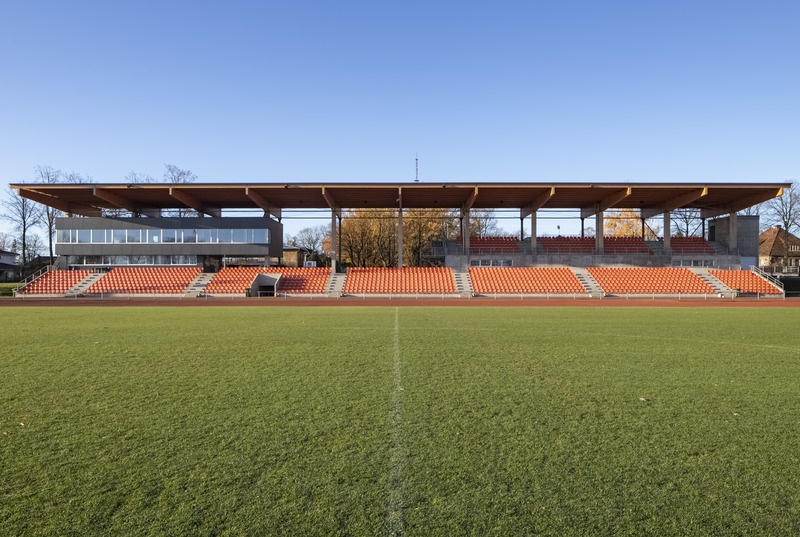 Tartu Tamme staadion; tribüün / tribüünihoone. Arhitektuuristuudio Siim & Kreis; arhitektid Andres Siim ja Kristel Ausing