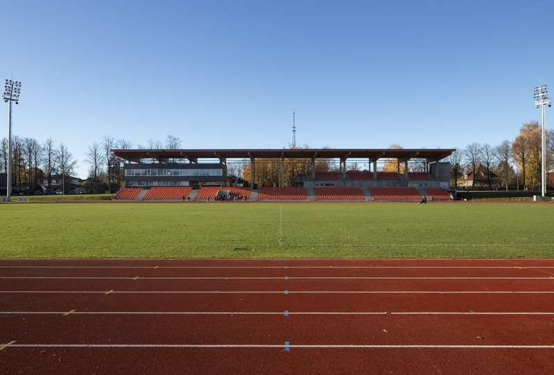 Tartu Tamme staadion; tribüün / tribüünihoone. Arhitektuuristuudio Siim & Kreis; arhitektid Andres Siim ja Kristel Ausing