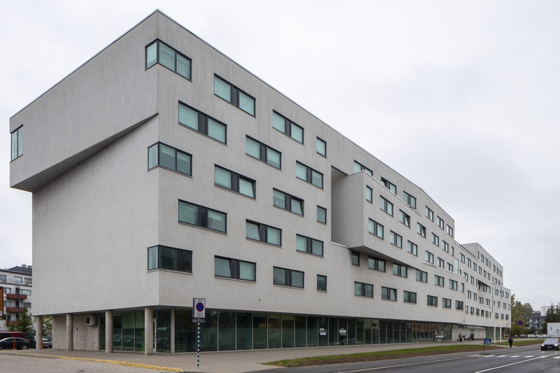 Tartu Tamme staadion; tribüün / tribüünihoone. Arhitektuuristuudio Siim & Kreis; arhitektid Andres Siim ja Kristel Ausing