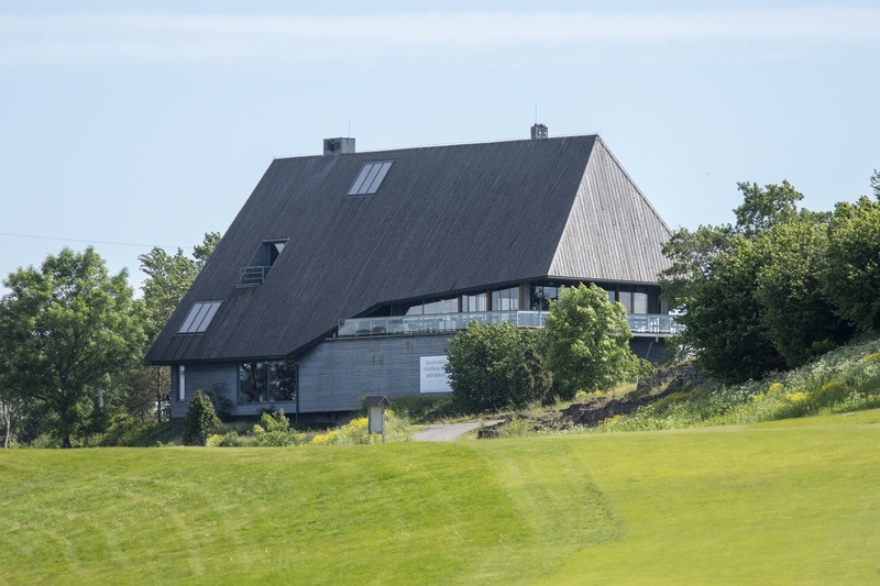 Jõelähtme golfiklubi, Estonian Golf & Country Club. Arhitektuuristuudio Siim & Kreis; arhitekt Andres Siim