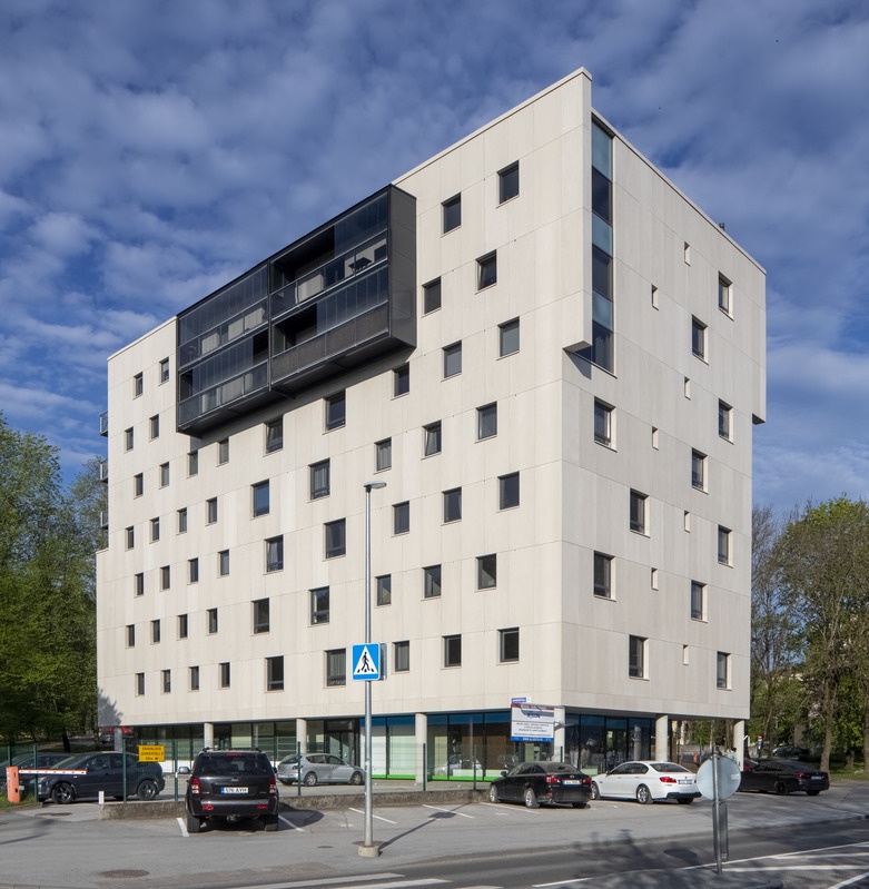 Äripindadega korterelamu Tallinnas Juhkentali 8. Arhitektuuristuudio Siim & Kreis, arhitektid Andres Siim ja Kristel Ausing