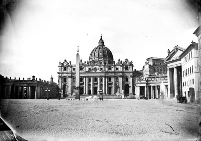 Vue générale de la façade de la basilique Saint-Pierre-de-Rome, Le Vatican, Rome
