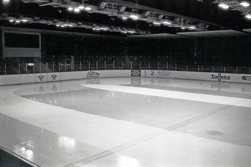 Linnahall: jäähall