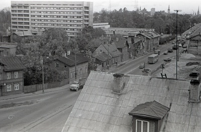 Pärnu mnt hoonestus ja Magdaleena haigla, taamal vanalinn, vaade Pärnu mnt 123a katuselt  similar photo