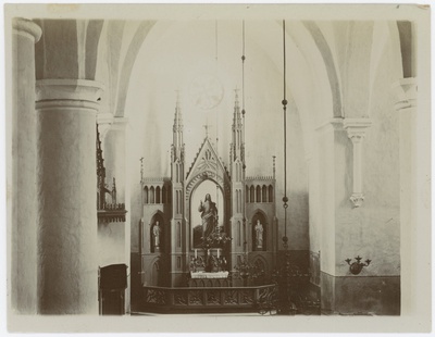 Järva-Peetri kiriku altar.  duplicate photo