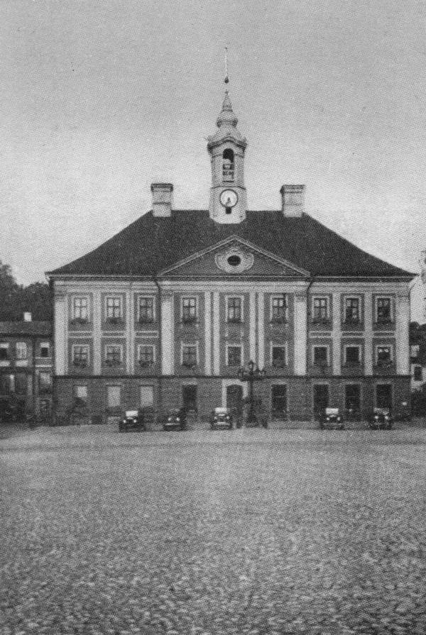 Tartu Raekoja plats, 1930.-1940.
Autod platsil.