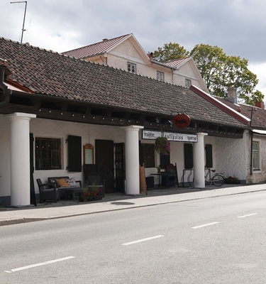 Pärnu Post Station rephoto