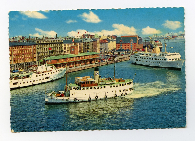 Reislaevad Kopenhageni sadamas Havnegadeni lähedal