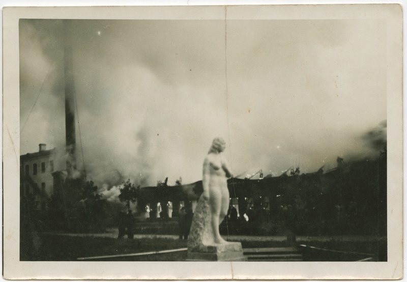 Herman Halliste hävinud skulptuur Narva tööstuskeskkooli põlengus 1940