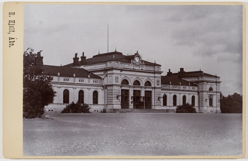 Turun rautatieasema; ulkokuva