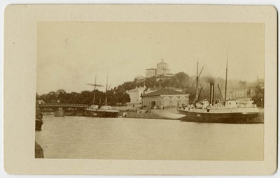Vy mot ångbåtshamnen och observatoriet i Åbo.  duplicate photo