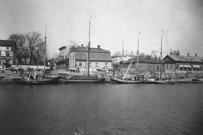 Läntinen Rantakatu 17 -näkymä  duplicate photo