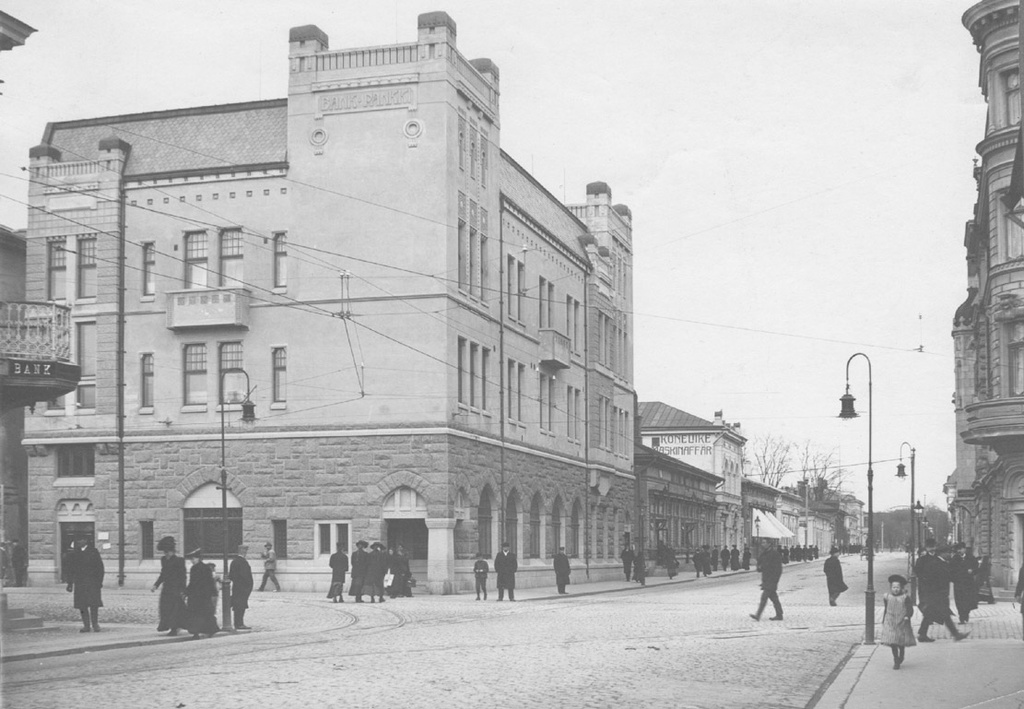 Hörnet av Aura- och Slottsgatan, Åbo Aktiebank.