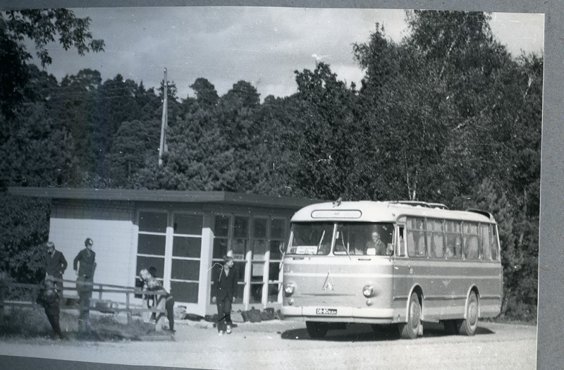 Autobussi ootekoda Saaremaal