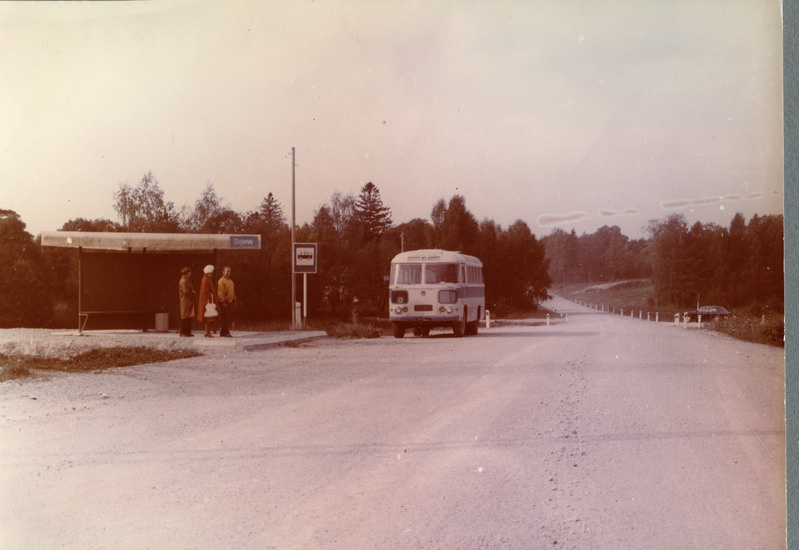Kärla-Dejevo mnt. Dejevo autobussi ootekoda