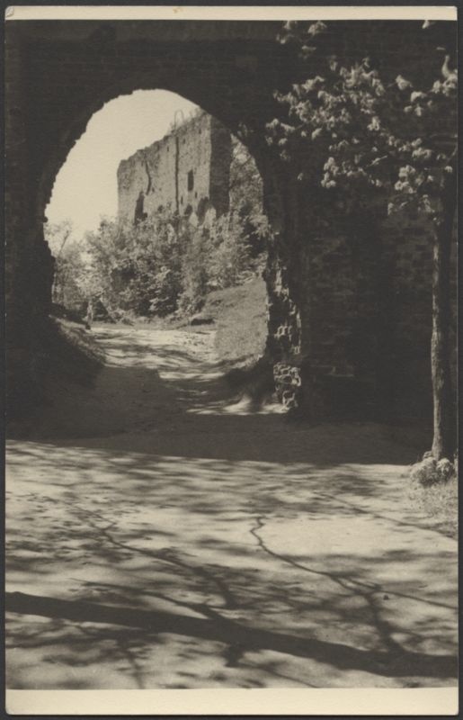 fotopostkaart, Viljandi, lossivärav, Suurmüür, u 1955