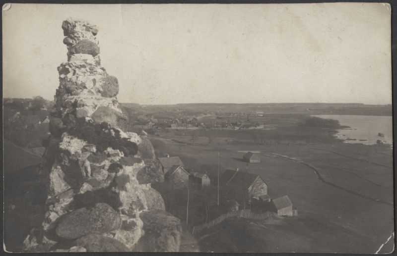 fotopostkaart, Viljandi, järveäärne heinamaa II Kirsimäe poolt, auruveski, hooned, u 1910, Bromophot Christin (Narva)