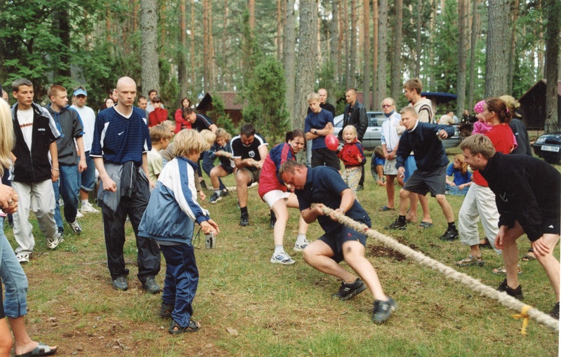 11.juuli 2004.a. Peipsi veepidu Kauksis. Köievedu