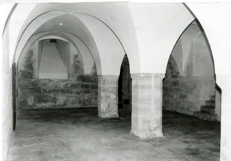 Kuressaare linnuse loodetiiva edelapoolne kelder (tulevane loodusosakond)