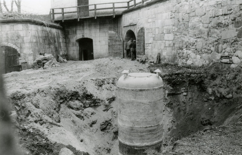 Kuressaare kindluse kanalisatsiooni ülepumpamisjaama paigaldamine Suurtükitorni juures