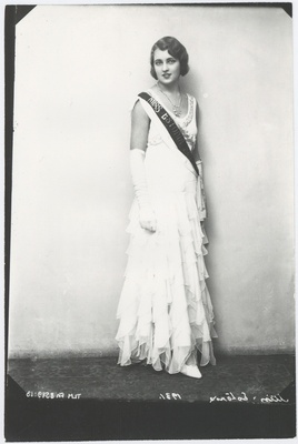 "Miss Estonia" Lilli Silberg, täisportree õhtutualetis.  duplicate photo