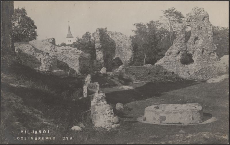 fotopostkaart, Viljandi, Kaevumägi, kaev, Mungamüür, värav, Jaani kiriku torn, u 1915, foto J. Riet