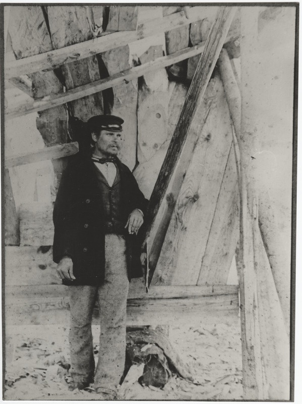 Laevameister Peeter Lauri laeva juures