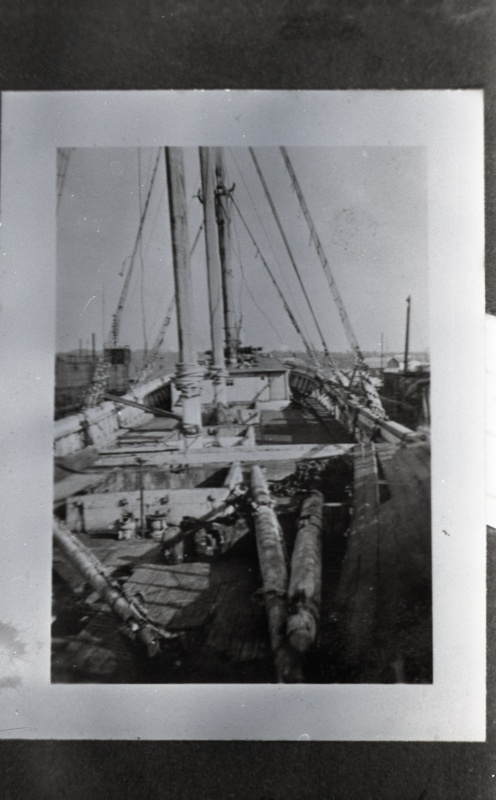 4-mastiline barkantiin "Tormilind" Tallinna sadama ujuvdokis: vaade tekile pärast avariid